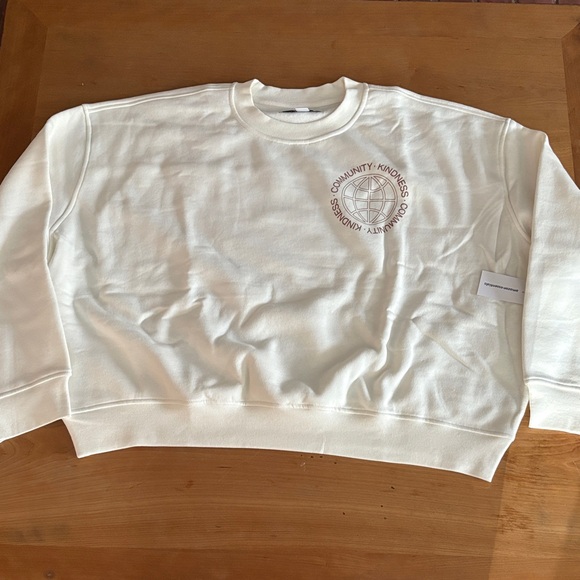 Amazon Women’s size 4X ivory Crewneck Sweatshirt Cropped Community Kindness new - Picture 3 of 5